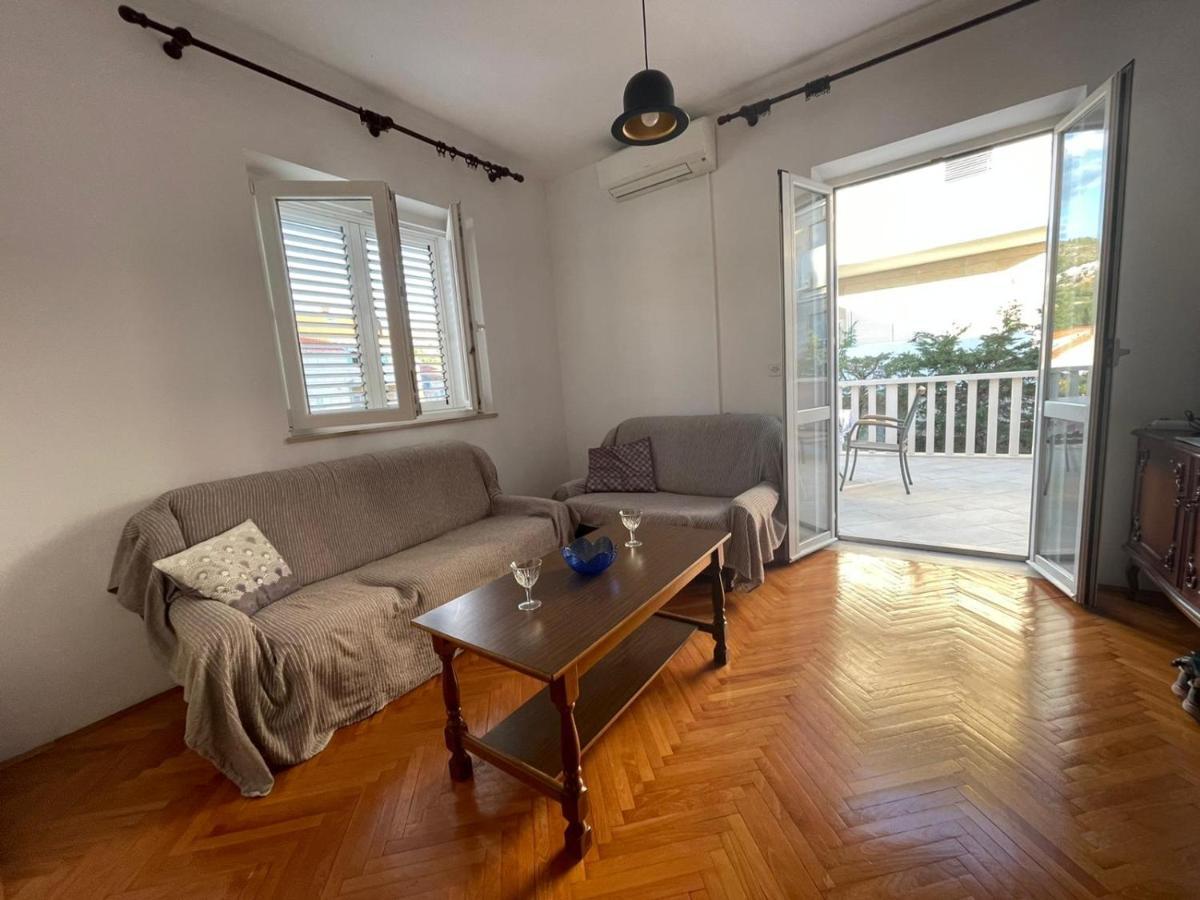 Apartma Aida And For Couples And Families Free Parking
