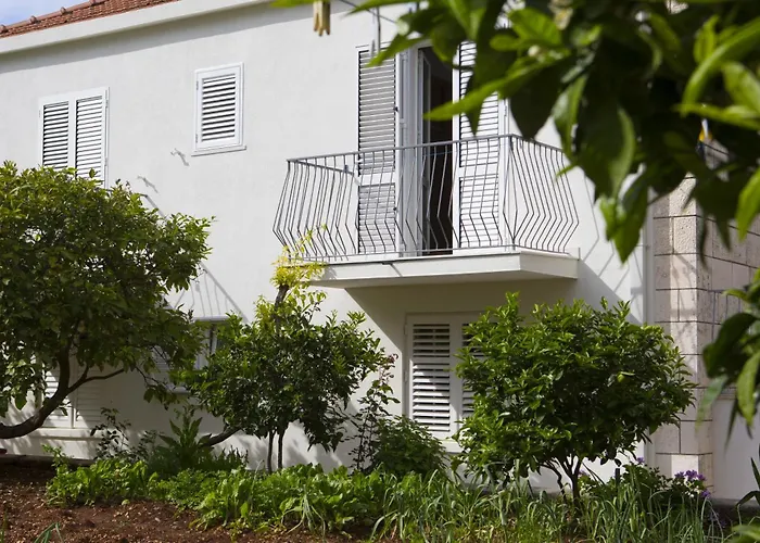 Aida Apartments And Rooms For Couples And Families Free Parking